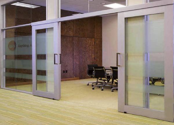 Параллельно-раздвижные двери в офис в Долгопрудном
